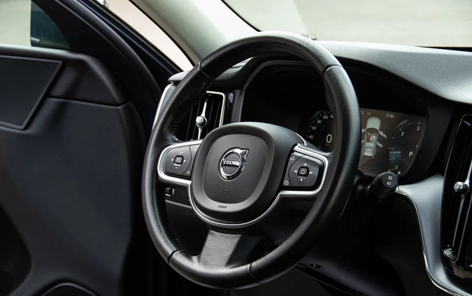 Volvo XC 60 cena 109899 przebieg: 221500, rok produkcji 2020 z Pobiedziska małe 781